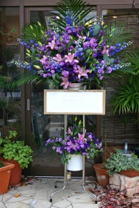 名古屋の花屋カームクームのスタンド花サンプル3