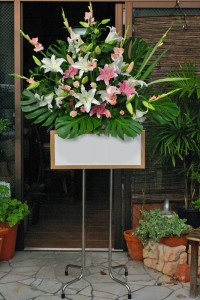 名古屋の花屋カームクームのスタンド花サンプル17