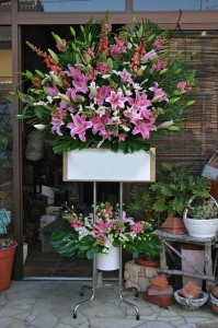 名古屋の花屋カームクームのスタンド花サンプル34